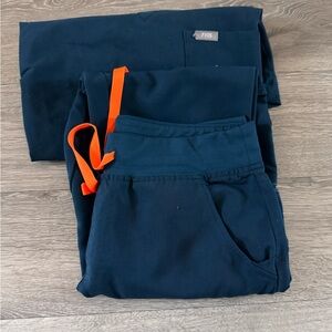 FIGS Zamora Jogger & Catarina Scrub Top SET